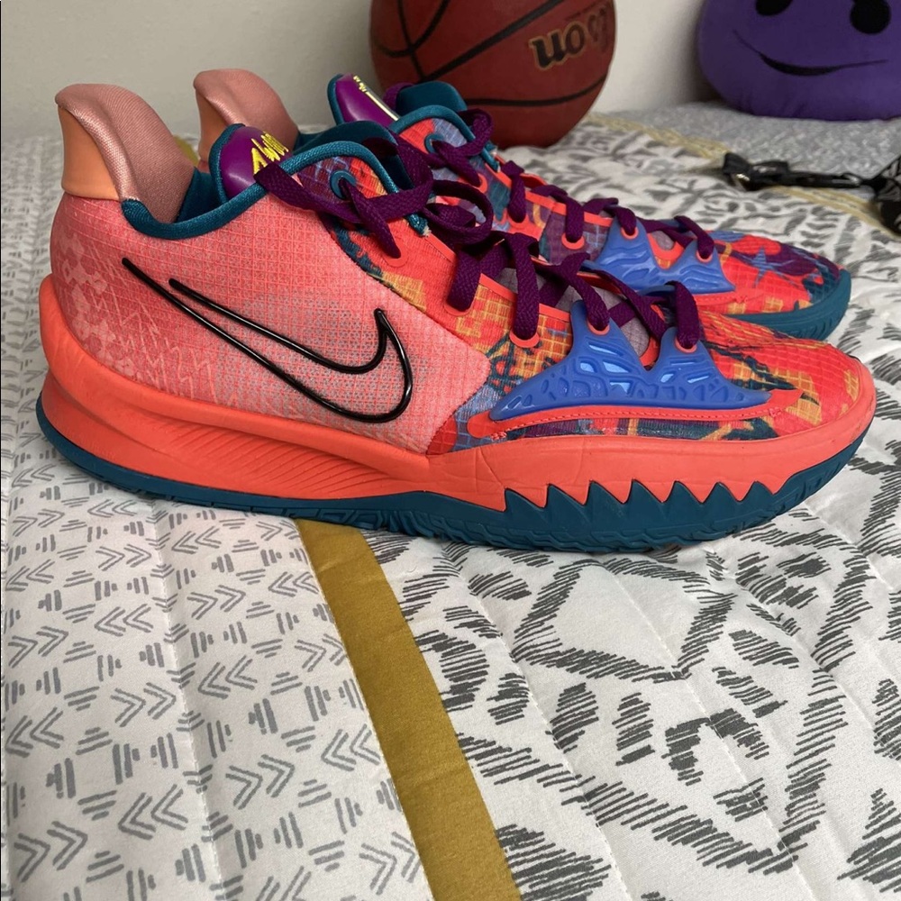 Kyrie 4 low